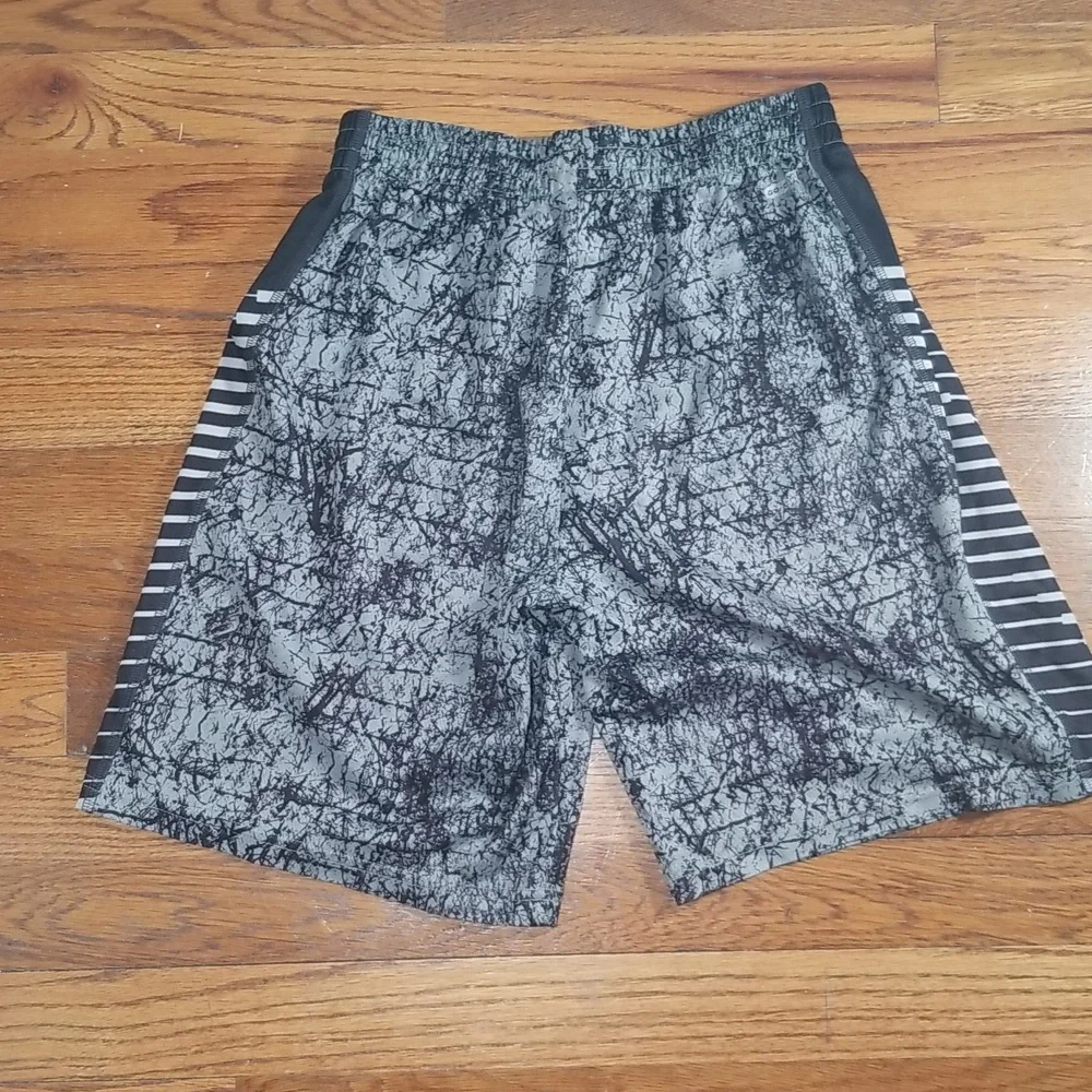 Old Navy Boy's Black & Gray Shorts Size M (8) with side pockets